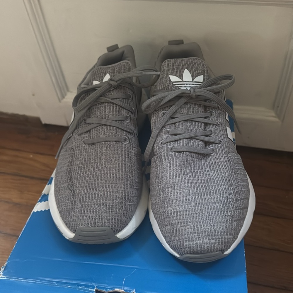 Adidas - Picture 6 of 6